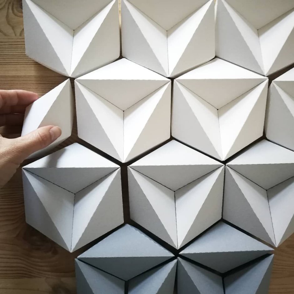 Стена из оригами