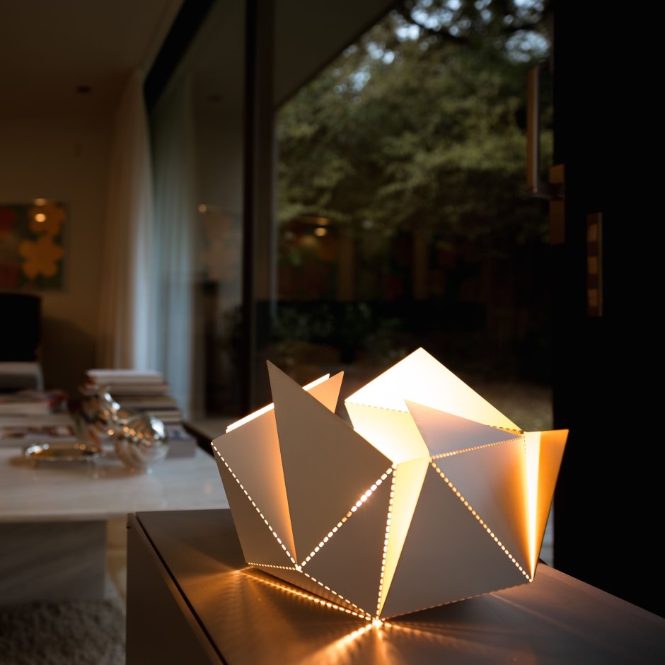 Стеклянный светильник оригами