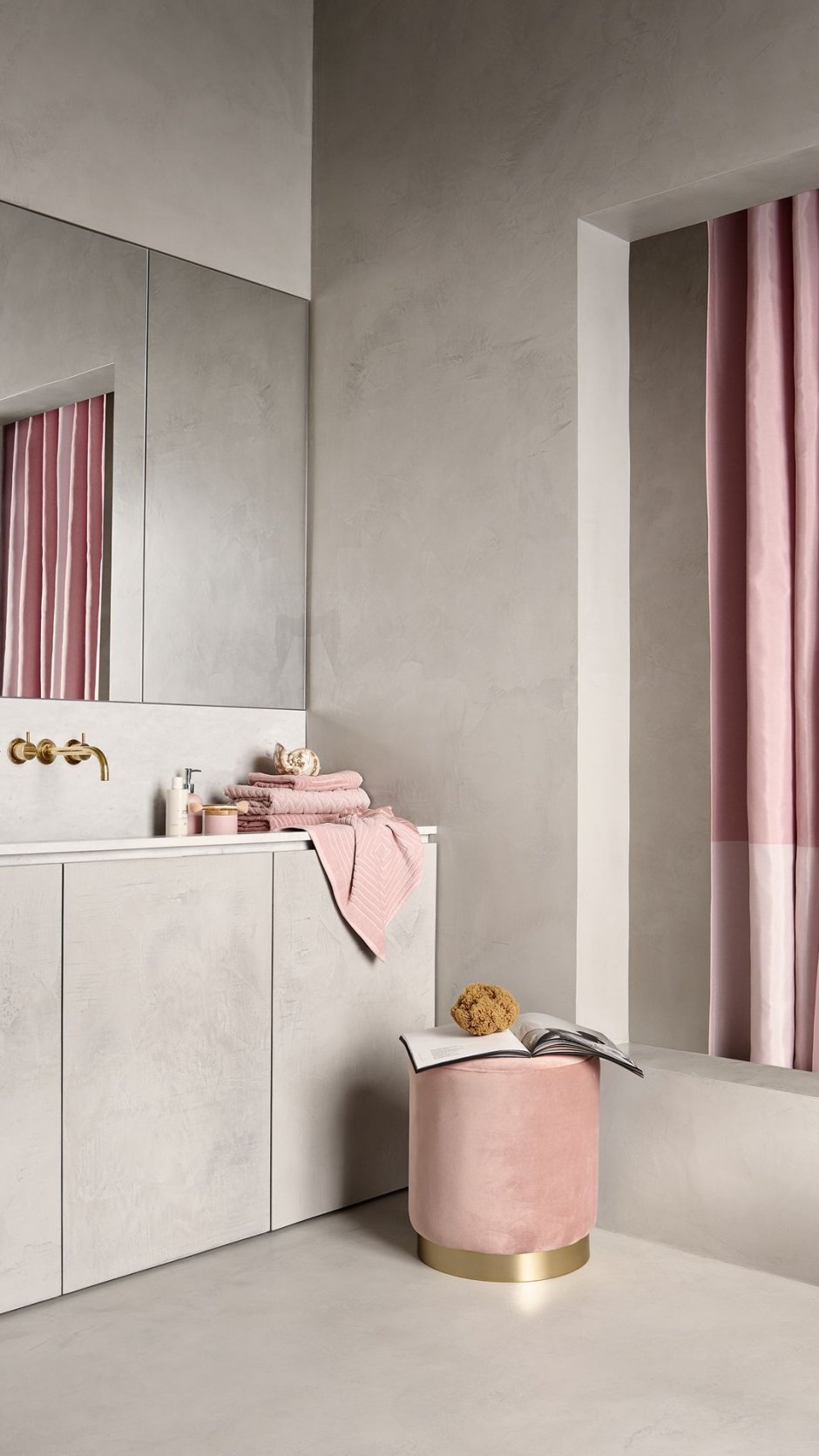 Розово серая ванная комната