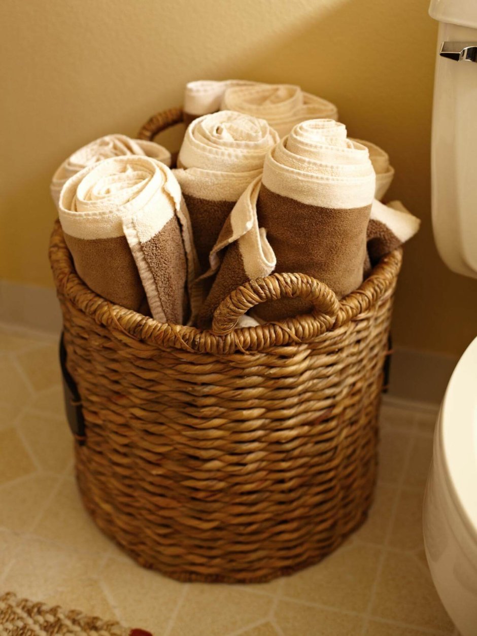 Плетеные корзинки для ванной комнаты