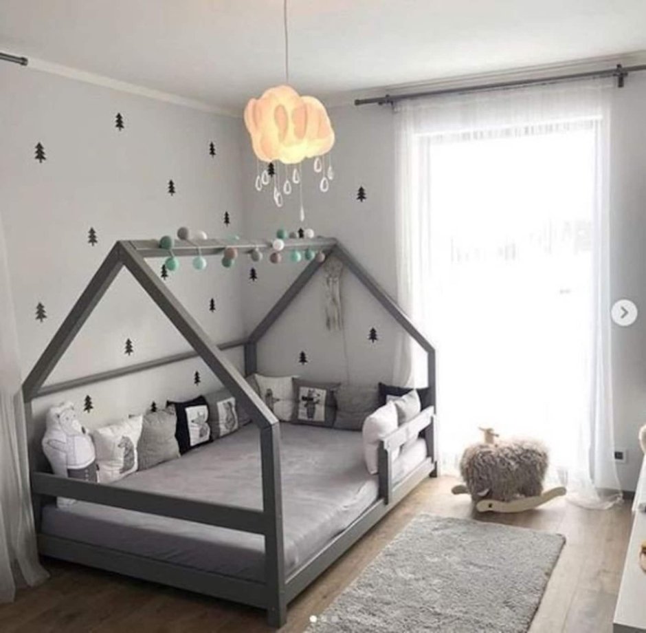 Декор детской кровати домик