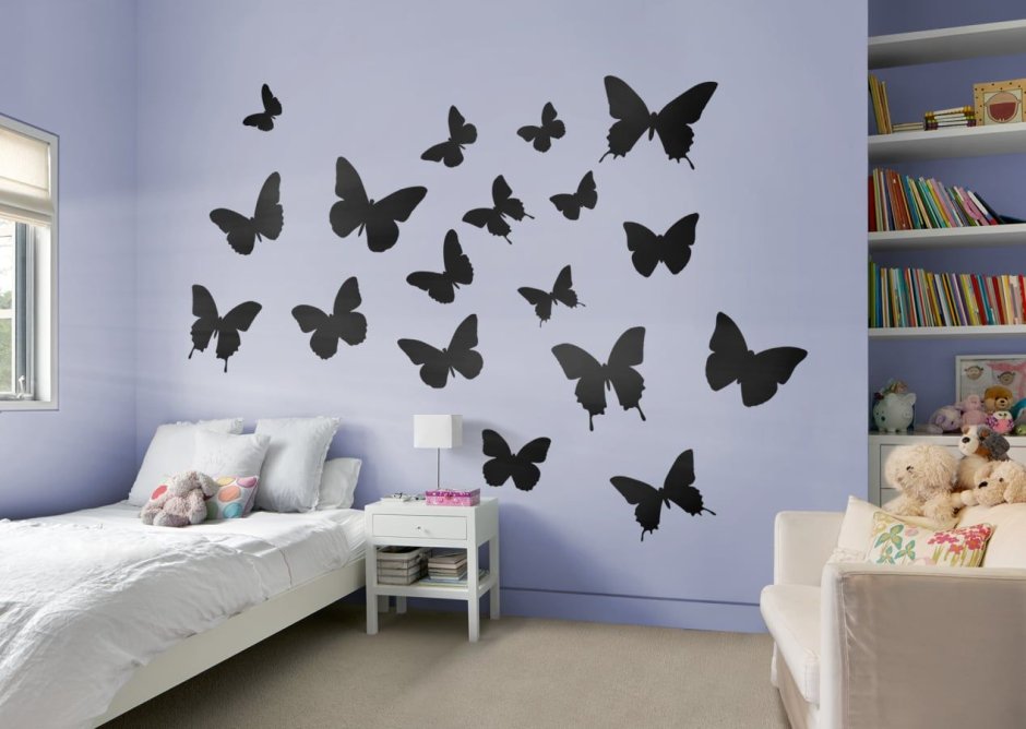 Декор стены бабочками из бумаги
