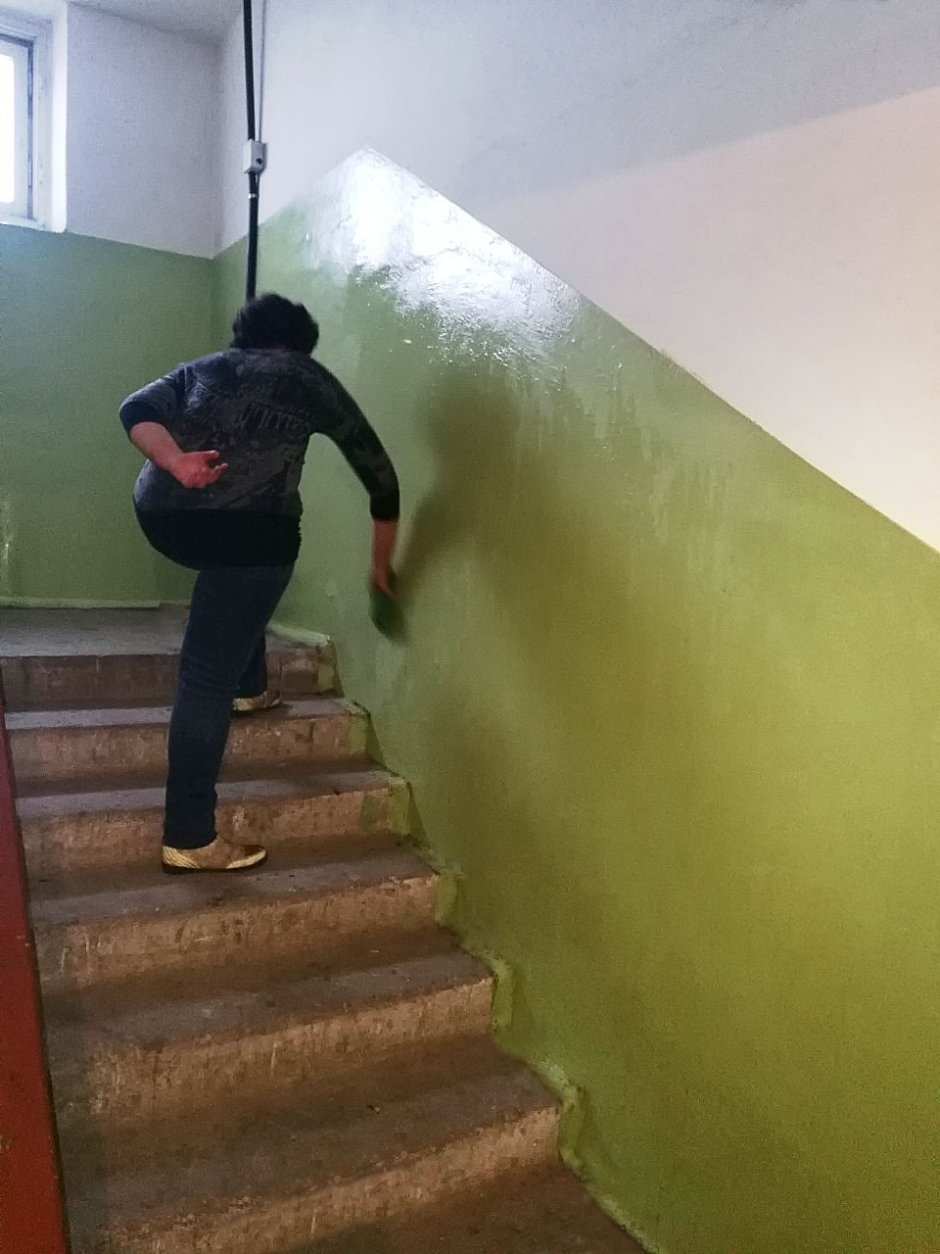 Стенка в подъезде