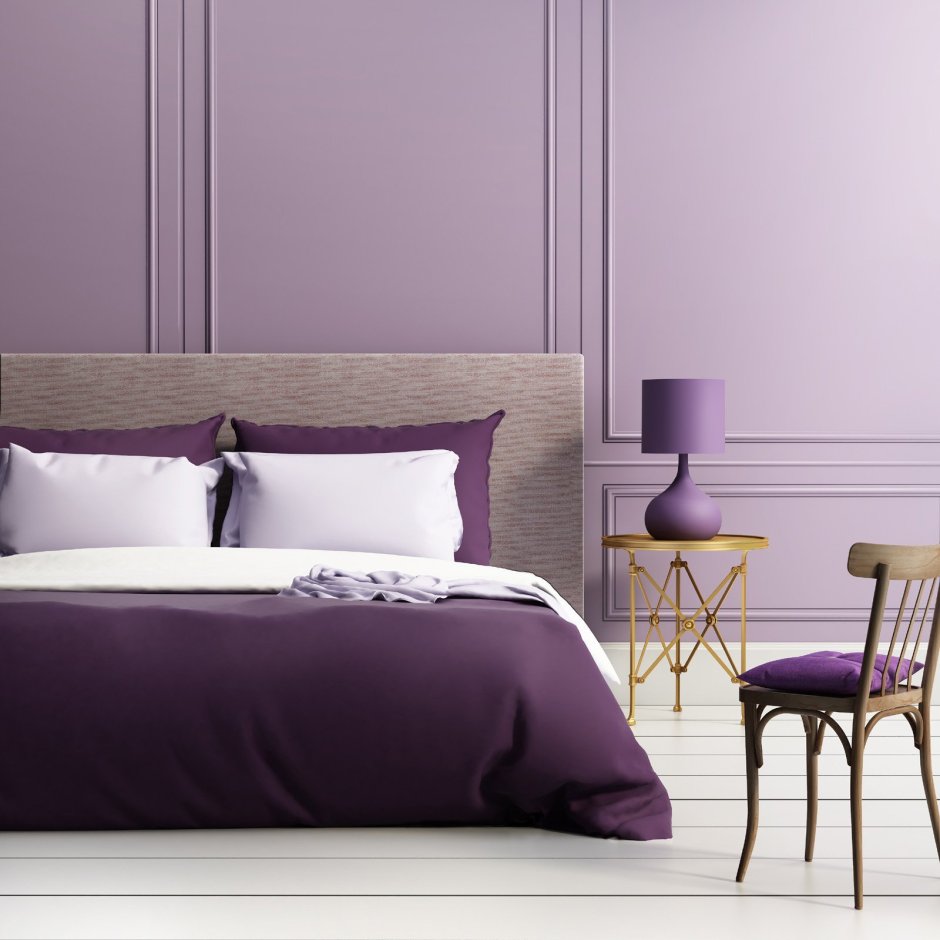 Монохромный интерьер гостиной гостиной в фиолетовом цвете