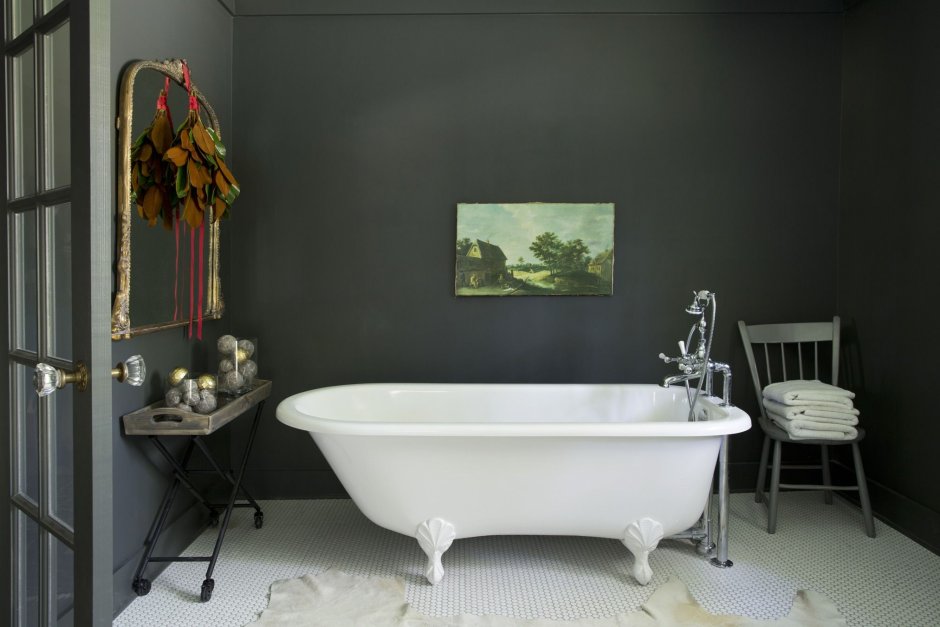 Интерьер ванной крашеные светлые стены