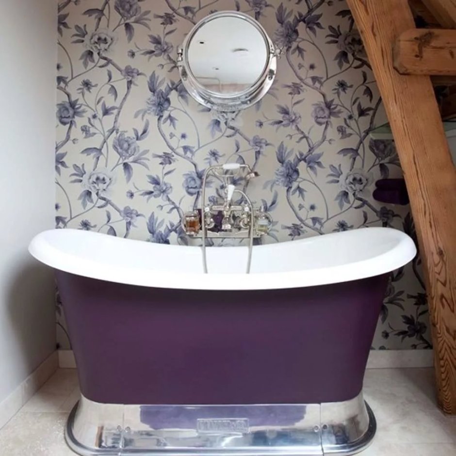 Ванная комната в темных фиолетовых тонах 5 метров