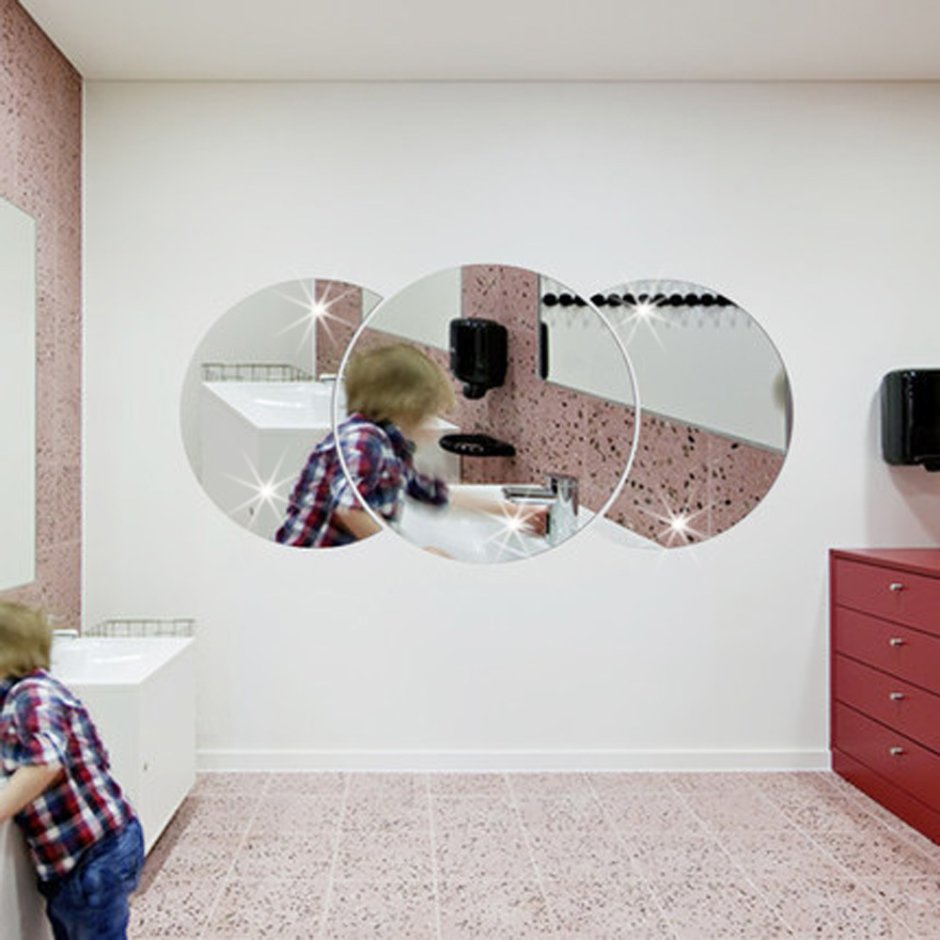 Дизайнерские зеркала на стену