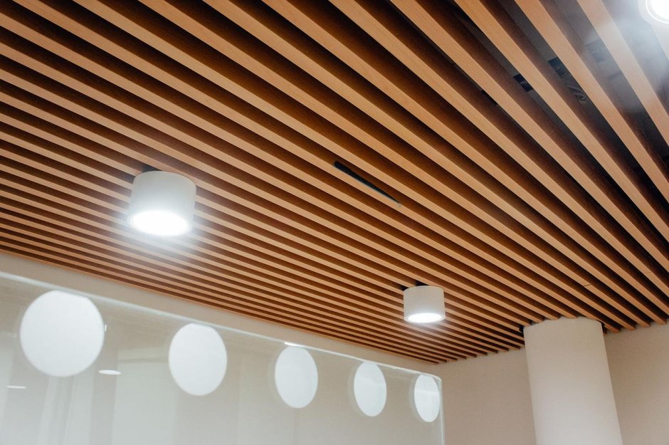 Реечный потолок кубообразного дизайна (64 фото)