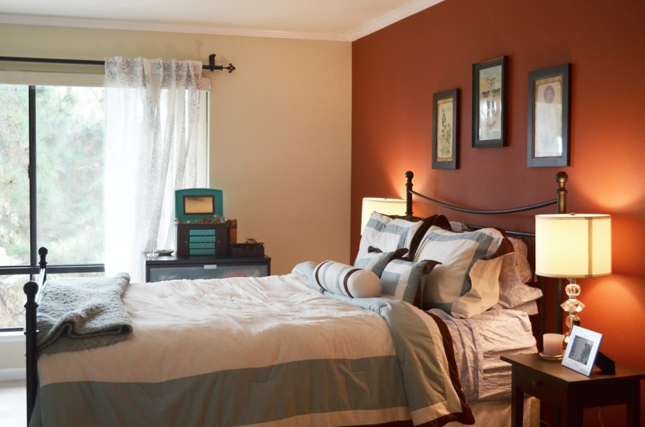 Бежевая стена