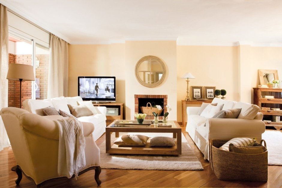 Золотистый цвет стен