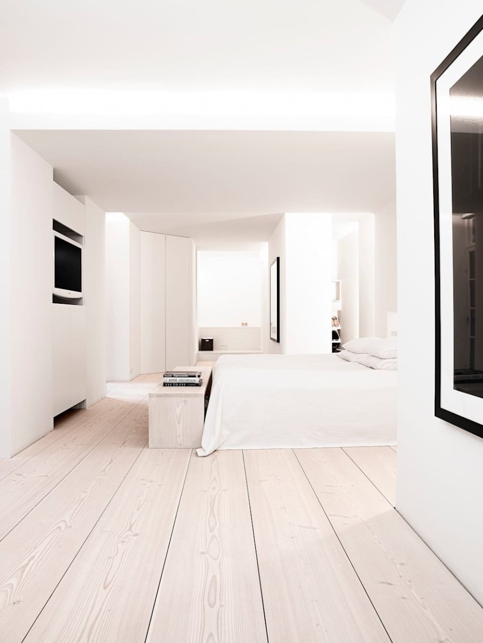 Белый ламинат в интерьере гостиной спальни