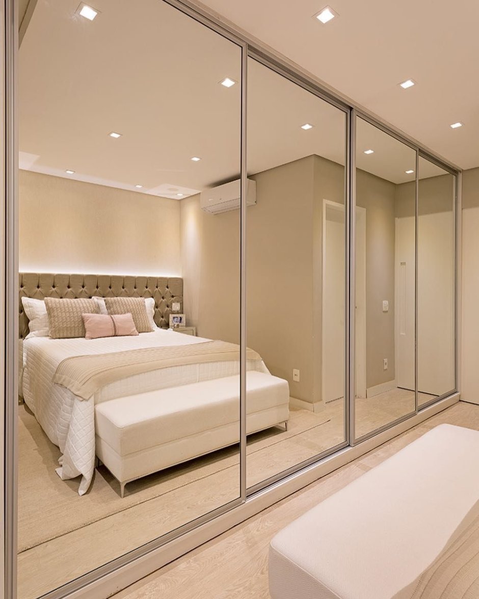 Шкаф-купе в интерьере спальни