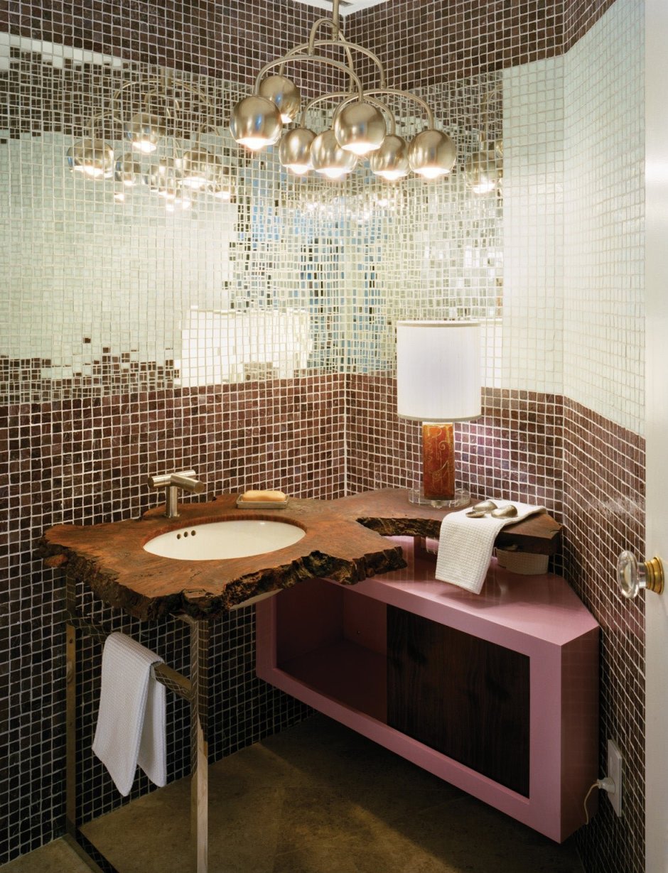 Ванная комната с зеркальной мозаикой