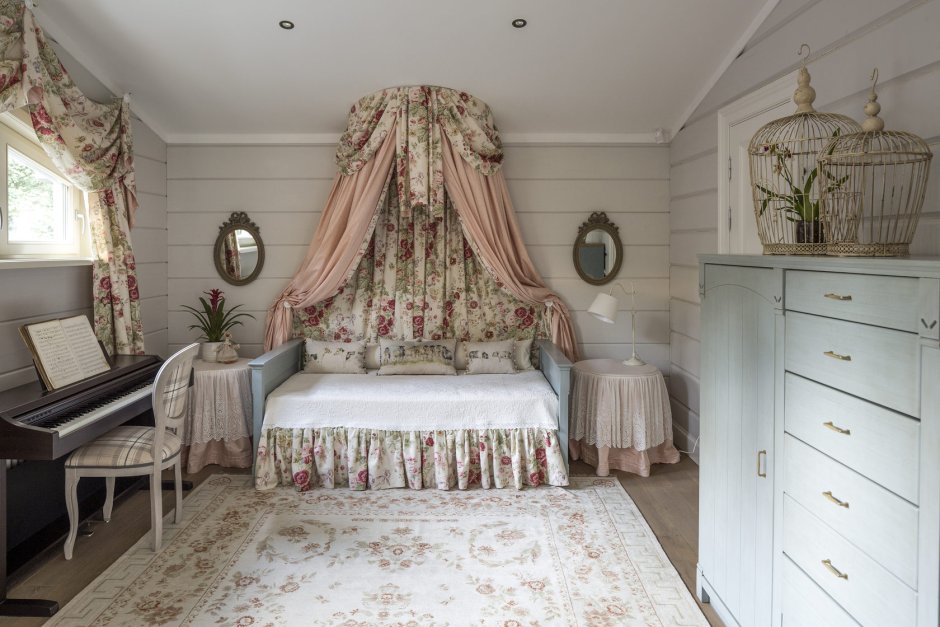 Римские шторы в стиле Прованс в спальне