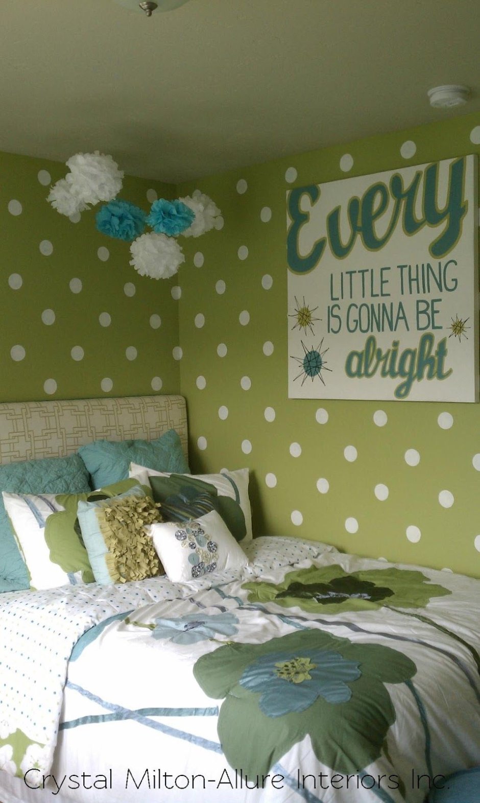 Спальня для девочки в зеленых тонах