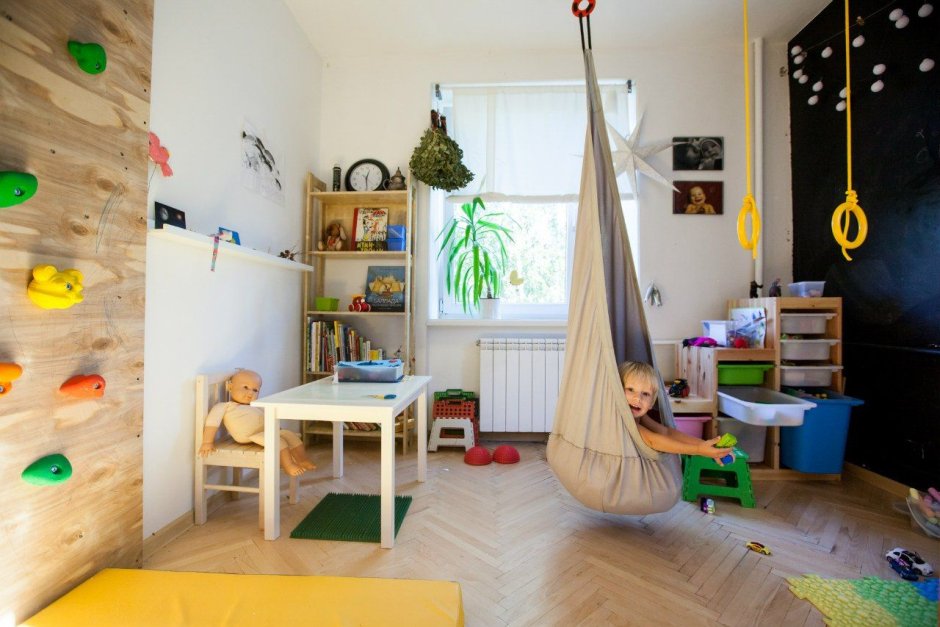 Детская комната с гамаком