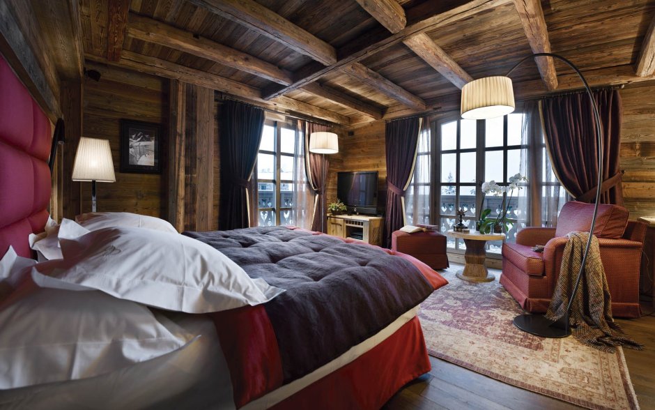 Спальня в стиле альпийского Шале