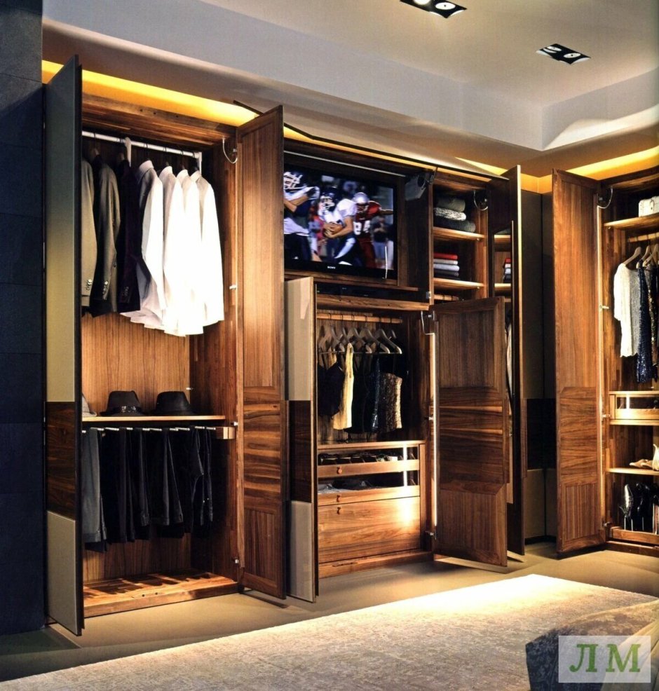 Мужская гардеробная комната