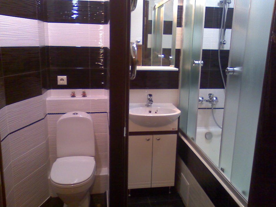 Ванная с кабинкой и туалет раздельные в панельном доме