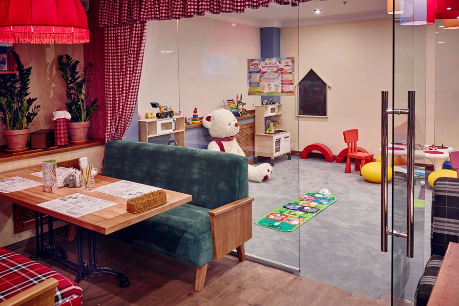 Игровая детская комната с проектором