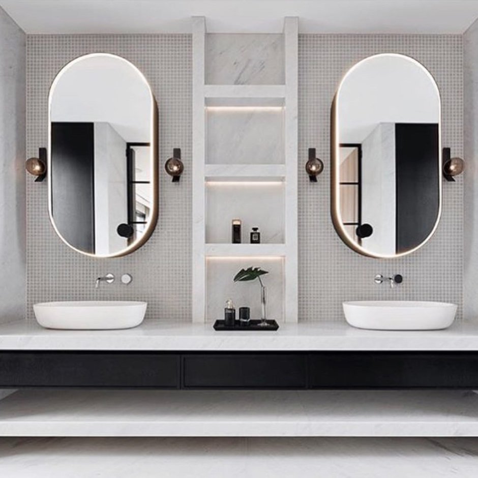 Зеркало овальное в ванную комнату
