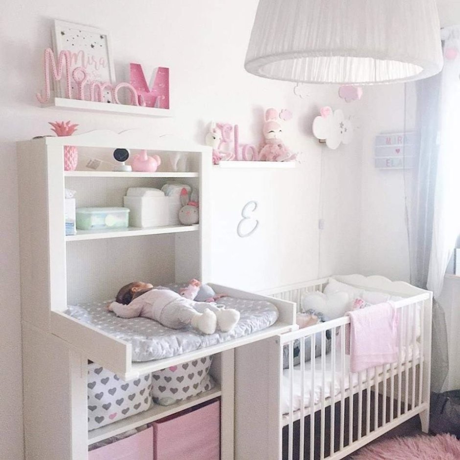 Детская комната для новорожденной девочки