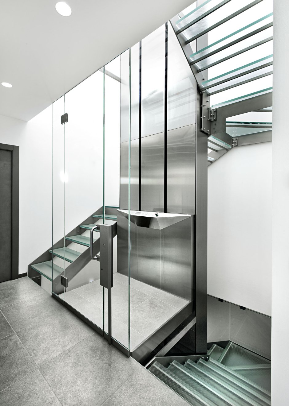 Стеклянный панорамный лифт