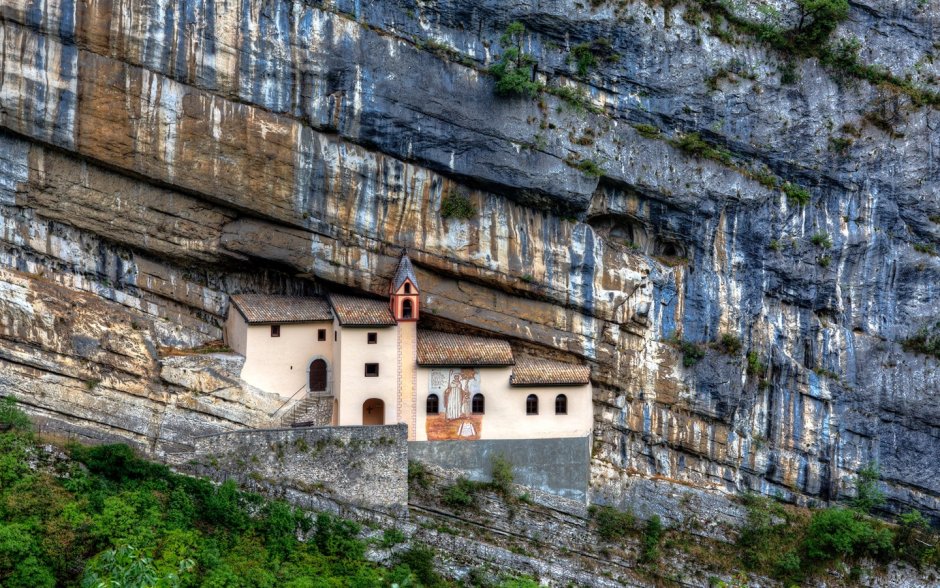 Чиатура монастырь