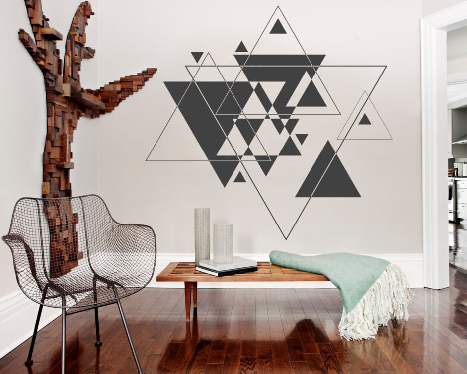 Треугольники на стене в интерьере своими руками
