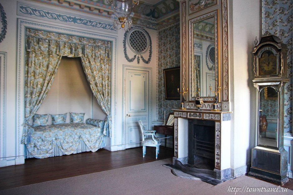 Спальня графа дворец Кусково