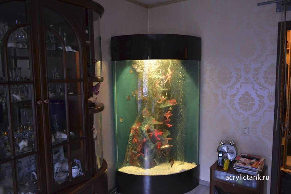 Угловой аквариум 300 литров