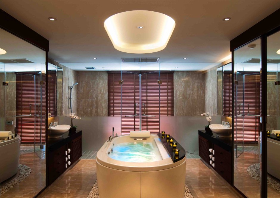Jacuzzi in Bedroom