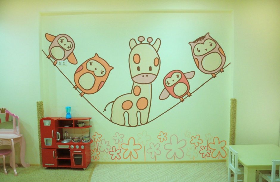 Рисование на стене в детском саду