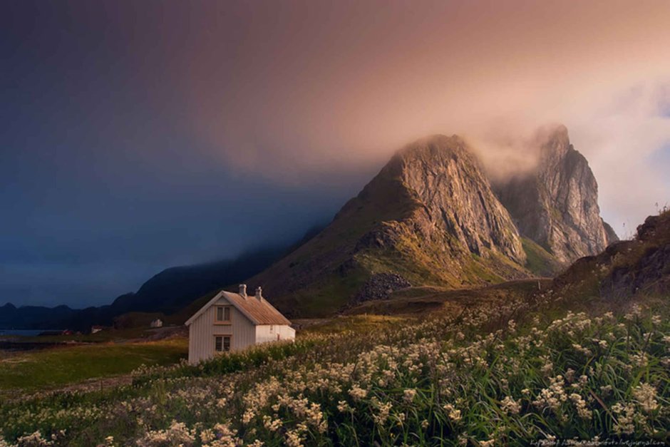 Исландия деревня в горах
