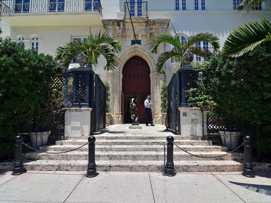 Дом Версаче во Флориде фото