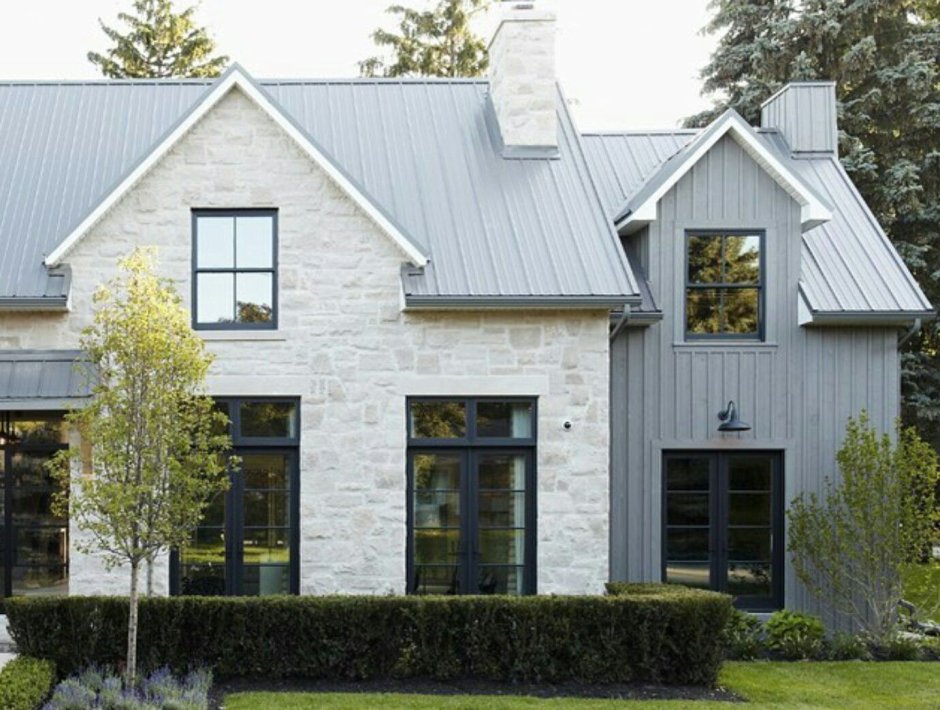 Серый фасад частного дома