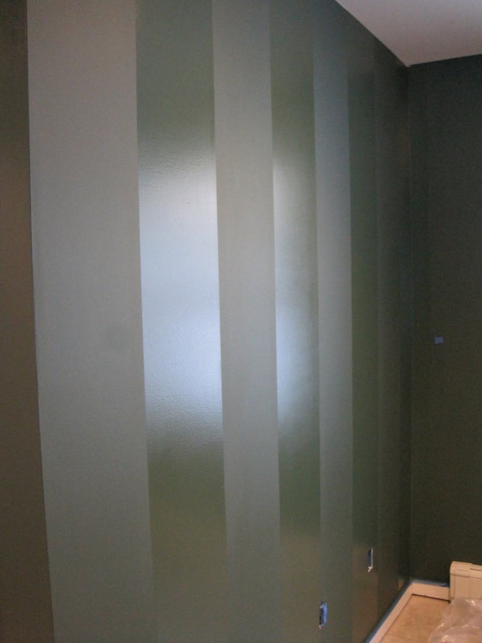 Глянцевая краска для стен в интерьере