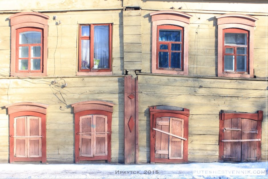 Окно старое деревянное модель