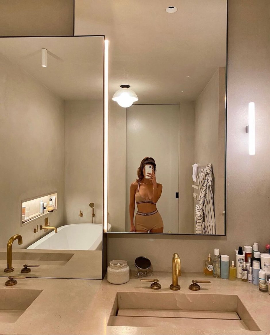 Зеркальный шкаф ретро в ванную