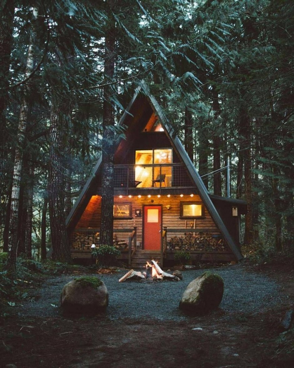 Деревянные домики треугольные