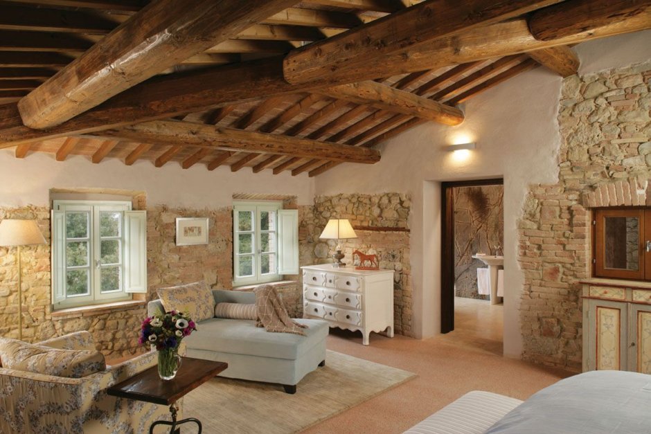 Деревянный потолок в Тосканском стиле