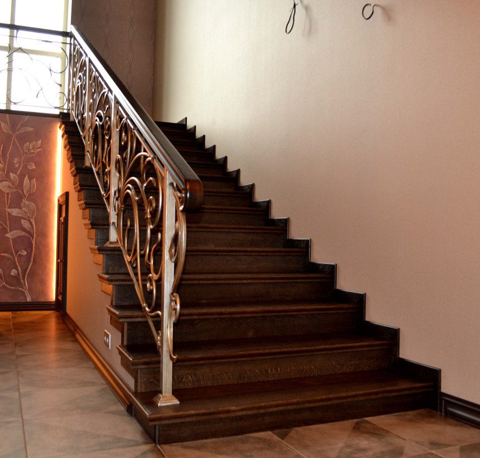 Одномаршевая лестница на 2 этаж