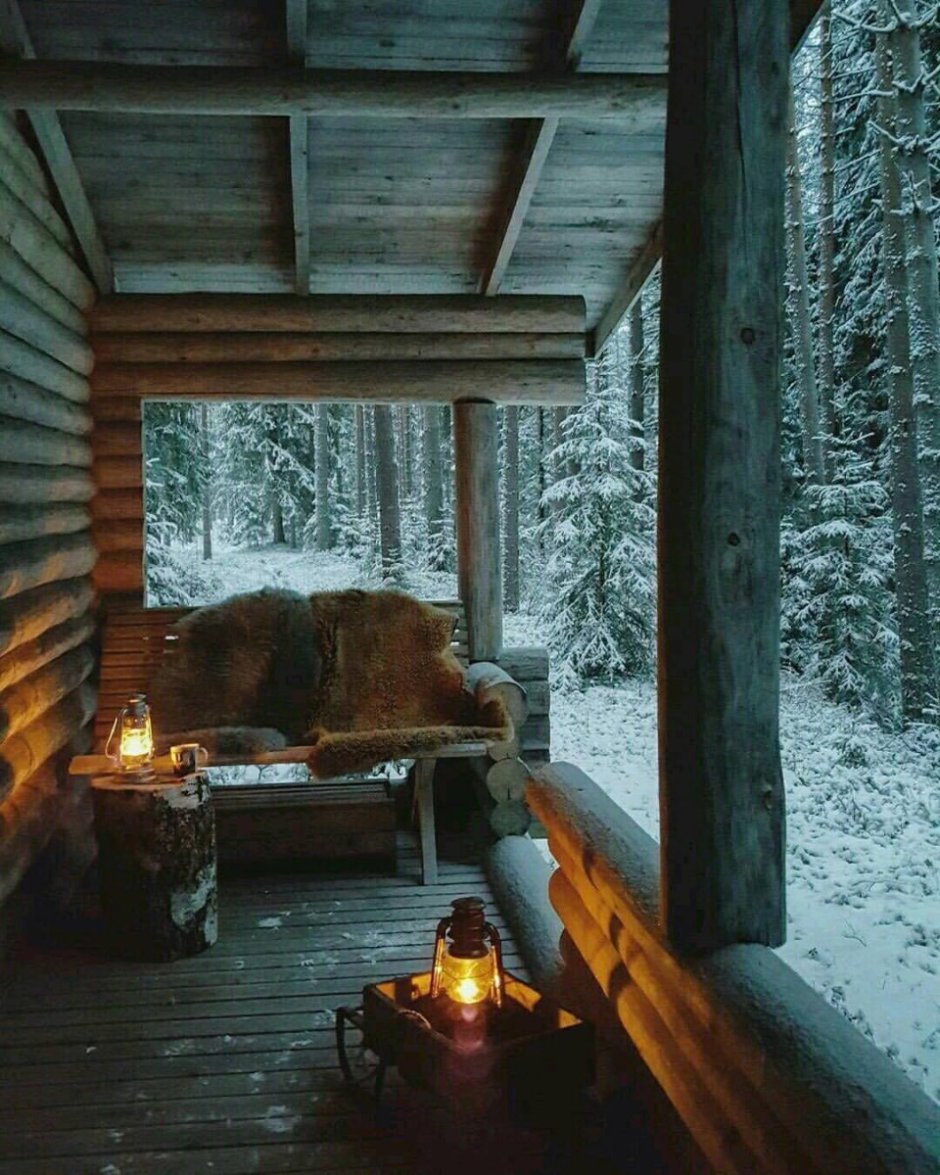 Зимний домик с камином