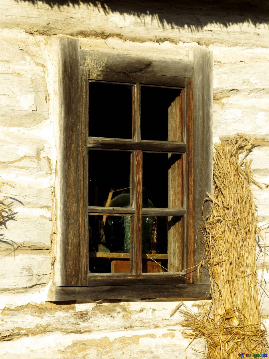 Пластиковые окна в деревенский деревянный домик