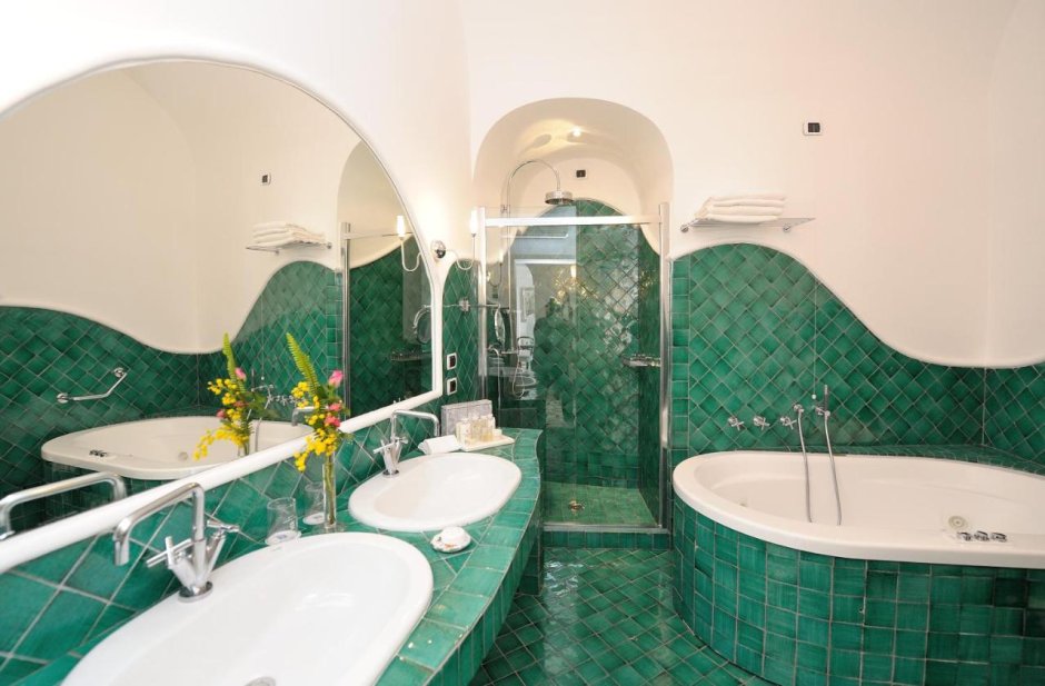 Интерьеры ванных комнат с фитобочкой