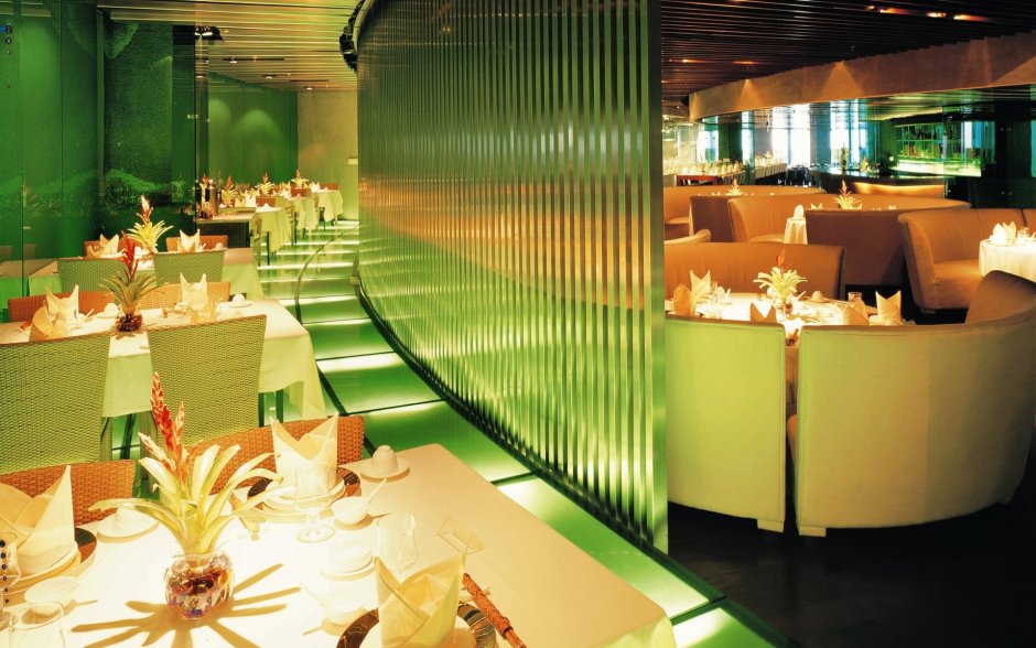Зеленый интерьер ресторана