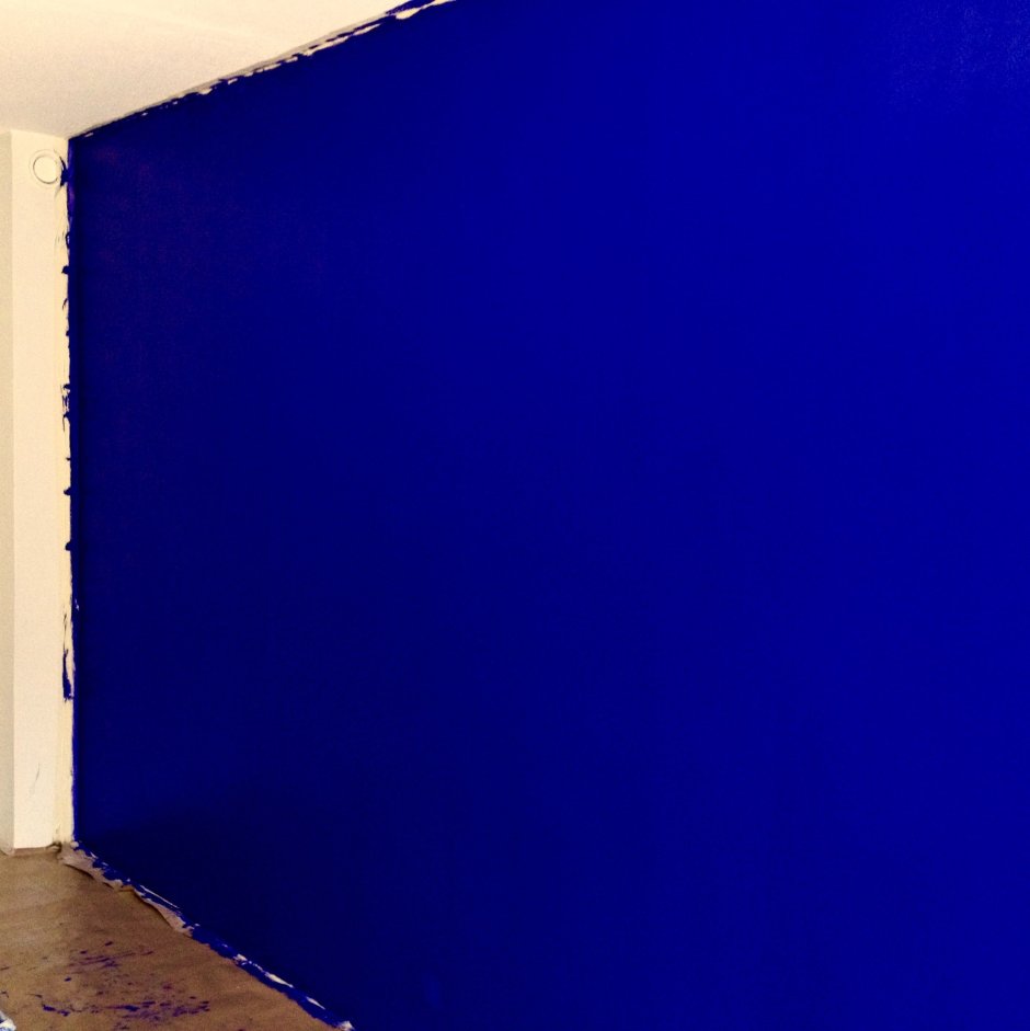Синий цвет стен