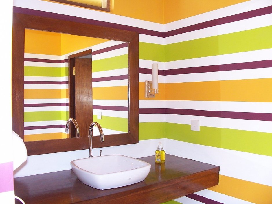 Окраска стен в ванной