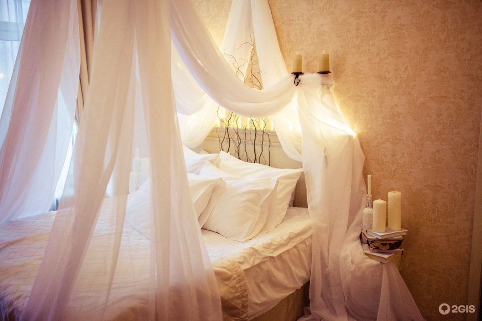 Романтичная спальня для молодоженов