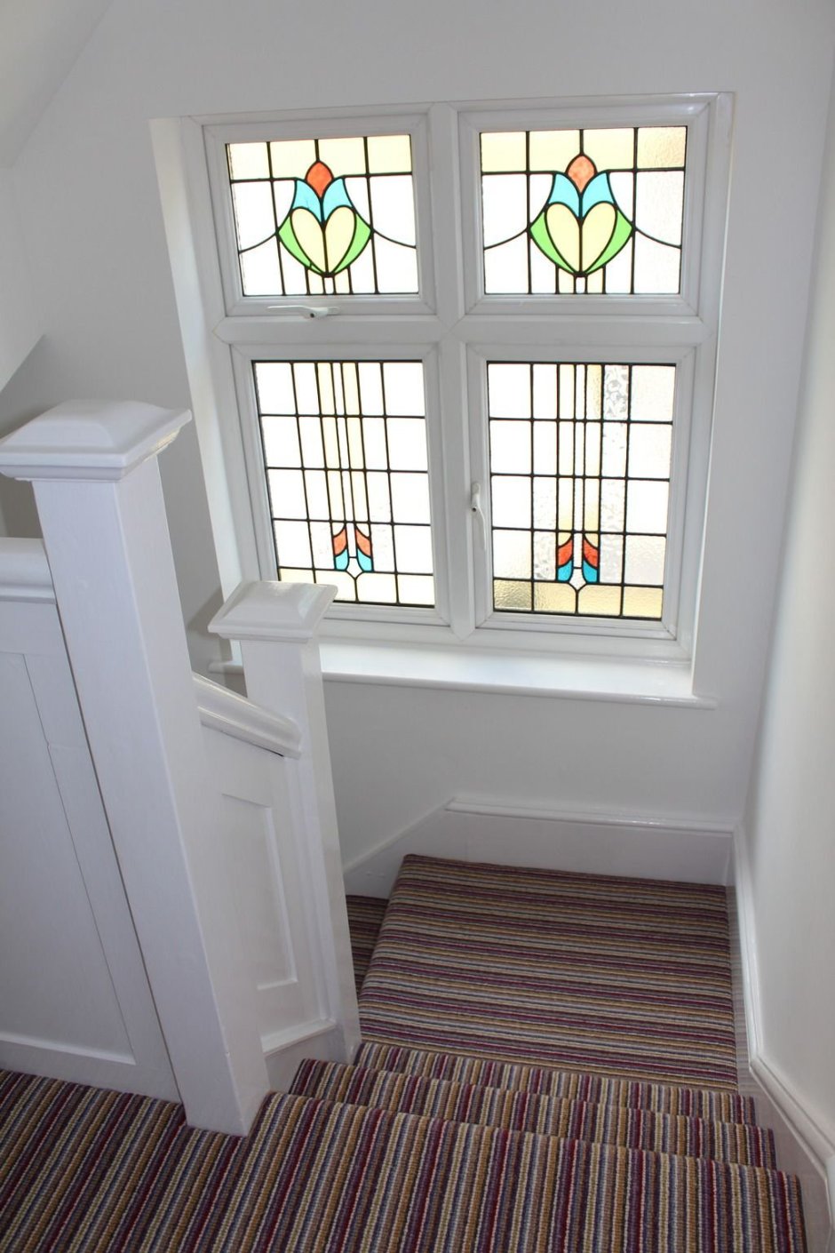 Окно на лестнице в частном доме